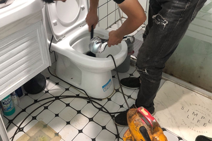 西和疏通下水道