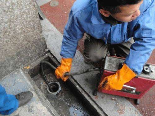 西和疏通下水道