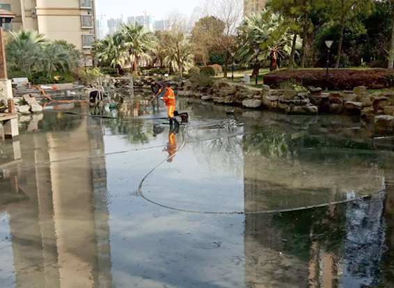 西和景观池淤泥清理